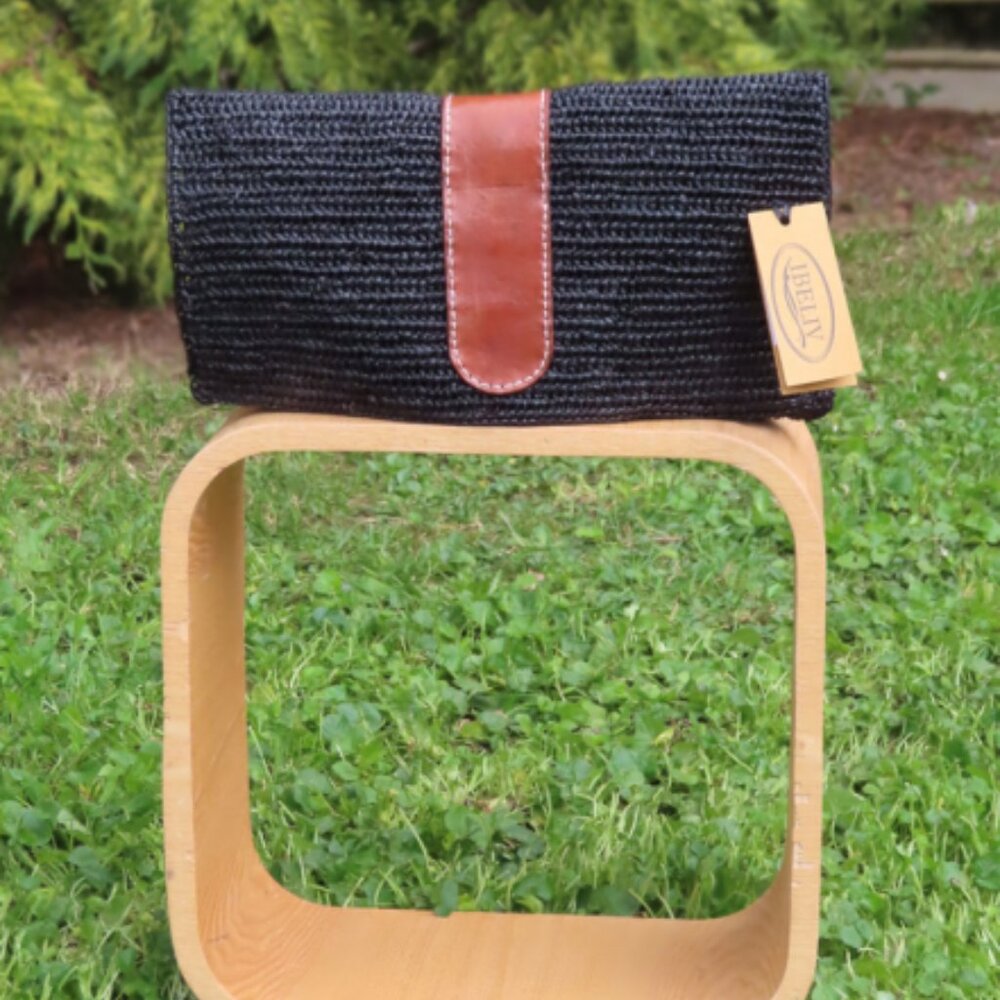 IBELIV Belizi Pochette Clutch (NWT!)
